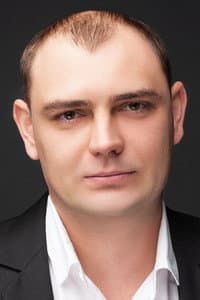 Oleg Evteev in Shadow, Ten: Vzyat Gordeya