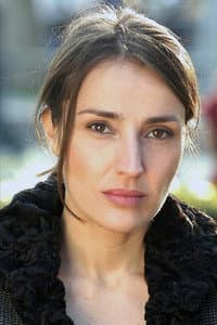 Yasemin Sannino in Babylon Sisters