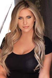 Kayte Giralt in Devour