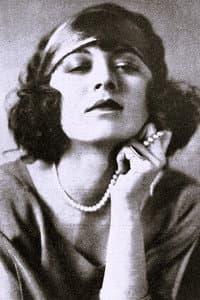 Marilyn Mills in Three Pals