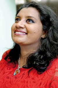 Duleeka Marapana in චන්දරේගෙ Wife
