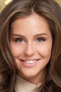Leonela Manturova in Чайка