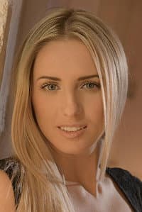 Jessi Gold in Solo Sweethearts 2