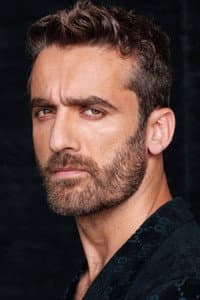 Siya Rostami in Bars