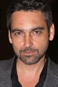 Arnaud Giovaninetti in 3 garçons, 1 fille, 2 mariages