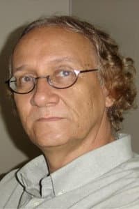 Amin Stepple in Funeral para a Década das Brancas Nuvens