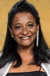 Claudia di Moura in Tempos de Barbárie – Ato I: Terapia de Vingança