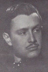 Víctor Velázquez in Resurrección
