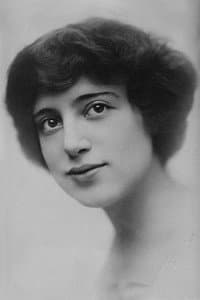 Helen Freeman in The Right To Romance