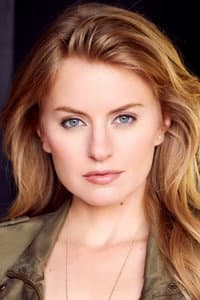 Sarah Minnich in How Not to Buy a Couch