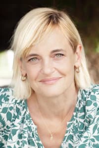 Jacqueline Heinze in Melvin Goes to Dinner