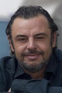 Tomás Gayo in Entre hermanos