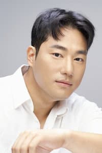 Jung Jong-woo in 권법형사: 차이나타운