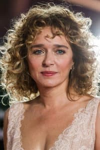 Valeria Golino in Scherzo del destino in agguato dietro l'angolo come un brigante da strada