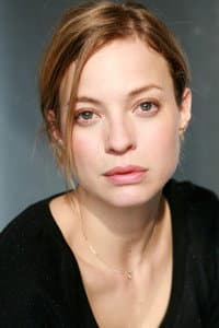 Elodie Frenck in Bienvenue à bouchon