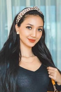 Rita Nurmaliza in Merindu Cahaya De Amstel