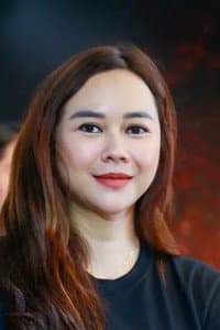 Aura Kasih in Keluarga Tak Kasat Mata