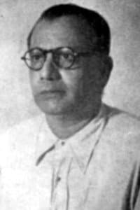 Naresh Mitra in Bou Thakuranir Haat