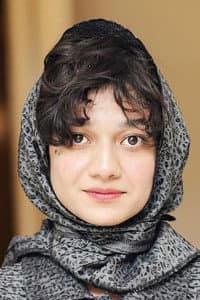 Sadaf Asgari in Titanic, noskhe monaseb baraye khanevadehaye irani