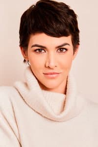 Anahí de Cárdenas in Aj Zombies!