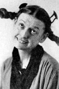 Fannie Bourke in Right Off the Bat