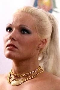 Cristina Minutelli in Atti impuri all'italiana