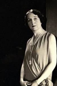 Evelyn Hall in She Goes to War