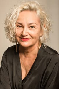 Yolanda Arestegui in La curva de la felicidad