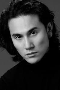Vino G. Bastian in Coklat Stroberi