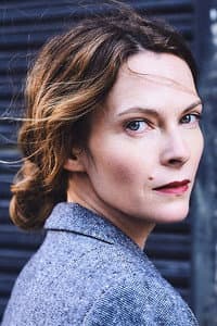 Katrin Bühring in Eine Hand schmiert die andere
