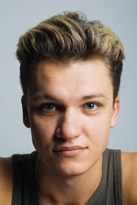 Amaury Foucher in Les Aventures Merveilleuses