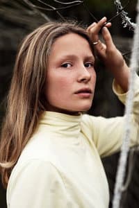 Kaya Toft Loholt in En helt almindelig familie