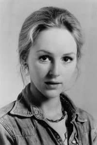 Bonnie Bedelia in Violets Are Blue