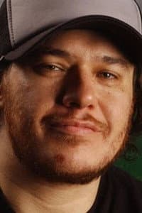 Alexandre Magno Abrão in Charlie Brown Jr.: Chegou Quem Faltava