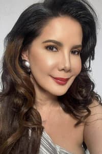 Carmi Martin in Mudrasta: Ang Beking Ina