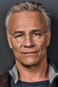 Klaus J. Behrendt in Elenya