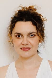 Ana Luiza Rios in Cáustico