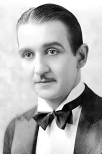 Charles King in Outlaw Roundup