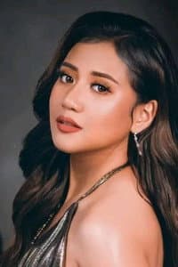 Morissette Amon in Song of the Fireflies