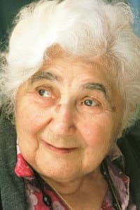 Esther Gorintin in Le Stade de Wimbledon