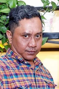 Totos Rasiti in Pembantaian Dukun Santet