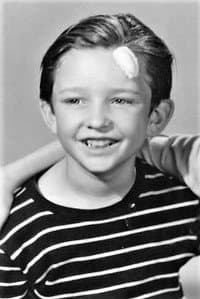 Kenneth Brown in Never Give a Sucker an Even Break