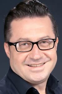 Zeki Eker in Gecenin Kıyısı