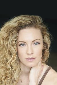 Jennifer Mote in Christmas in the Wilds
