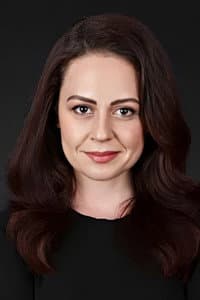 Özlem Türay in Mutlu Aile Tablosu