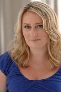 Noni Stapleton in Allone