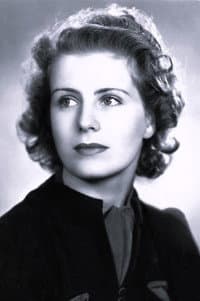 Lesley Brook in Dead Men Tell No Tales