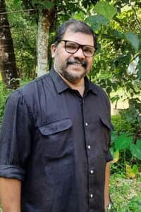 Rajesh Azhikkodan in Nerariyum Nerathu