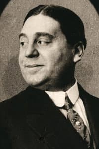 Léonce Perret in Les bretelles