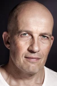 Andreas Lyon in Alien Battlefield
